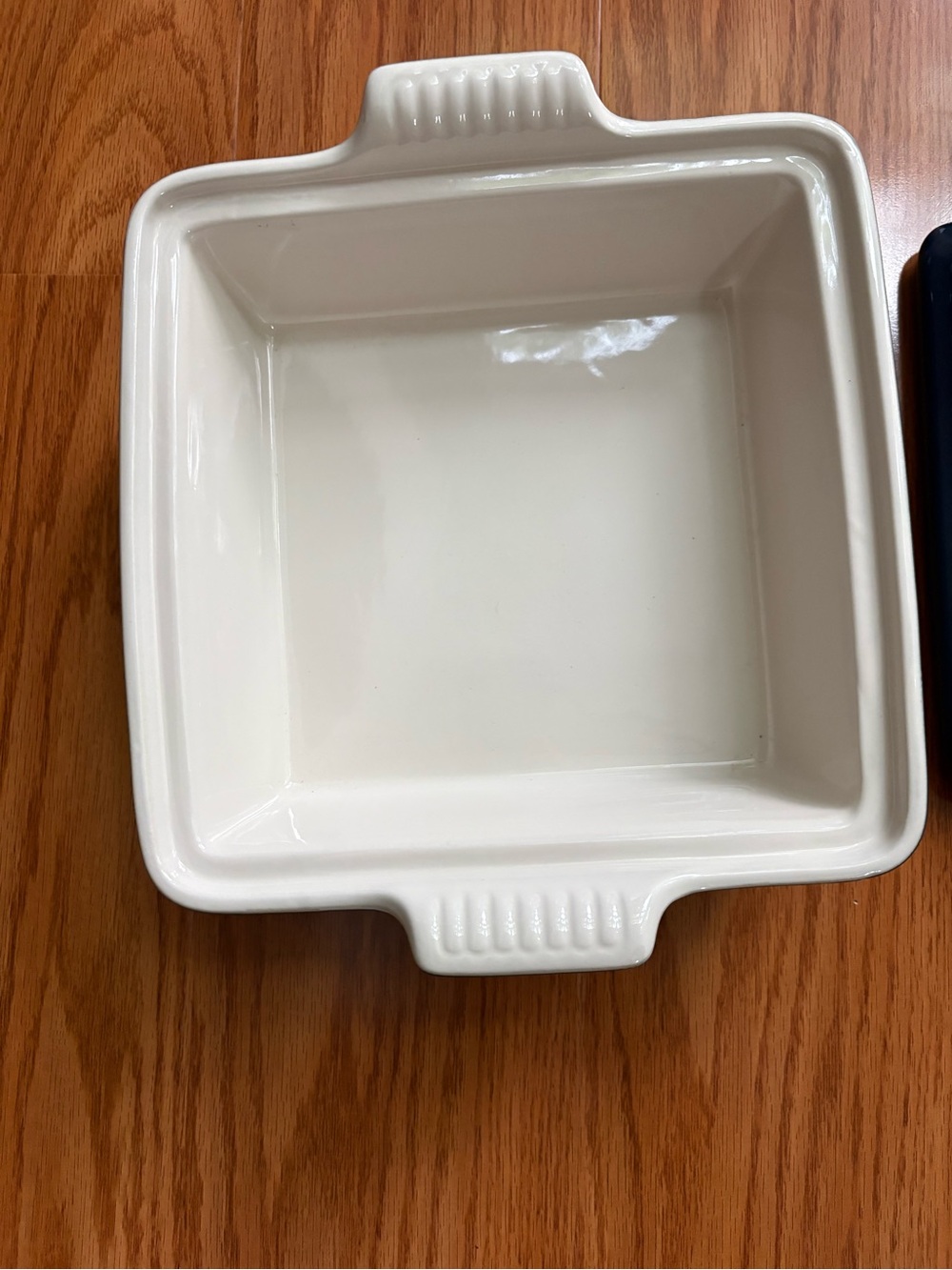 Le Creuset 23cm Square Casserole Dish with Lid in Agave - Picture 3 of 10